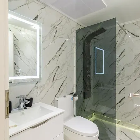 Downtown Core Apartman